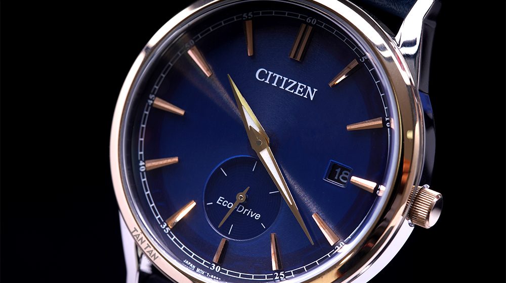 Đồng hồ Citizen NJ0090-13P - Bộ kim chính vuốt nhọn sắc sảo trên nền mặt số xanh navy sang trọng