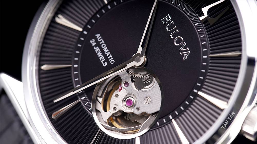 Đồng hồ Bulova 96A234 Thiết kế Open-Heart đặc trưng của Bulova