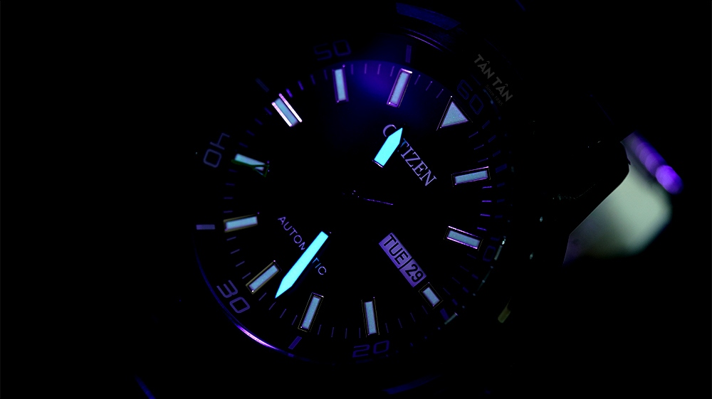 Đồng hồ Citizen NH8375-82E - Bộ kim chính và cọc số phủ dạ quang